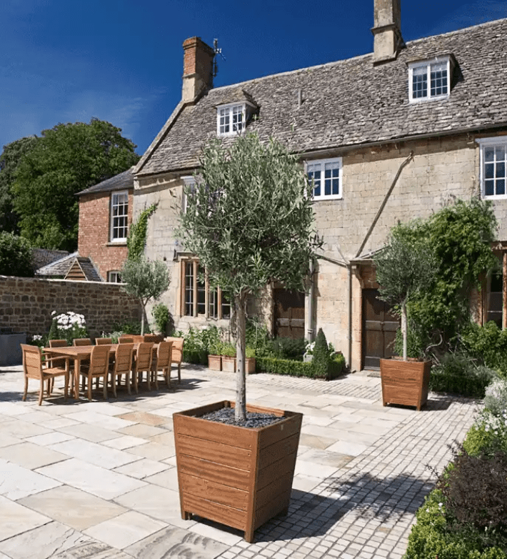 The Stretton-on-Fosse garden project designed by Cotswold Estates and Gardens.